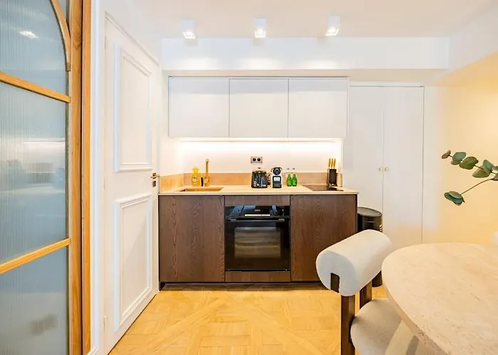 2bedrooms Sacree Coeur Place Du Tertre Montmartre Apartment Paris