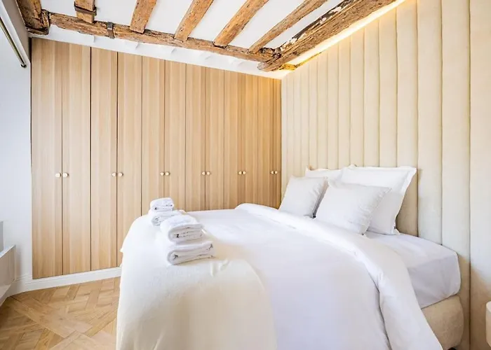 2bedrooms Sacree Coeur Place Du Tertre Montmartre *